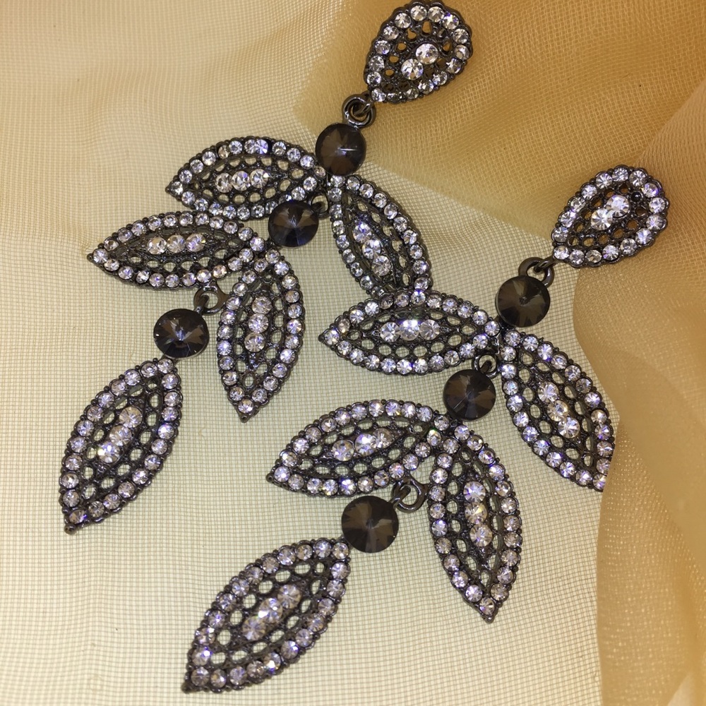 Fashion Dangle Earrings for women, ladies, bridal